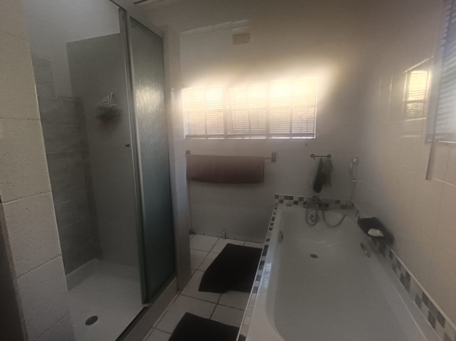 4 Bedroom Property for Sale in New Park Northern Cape